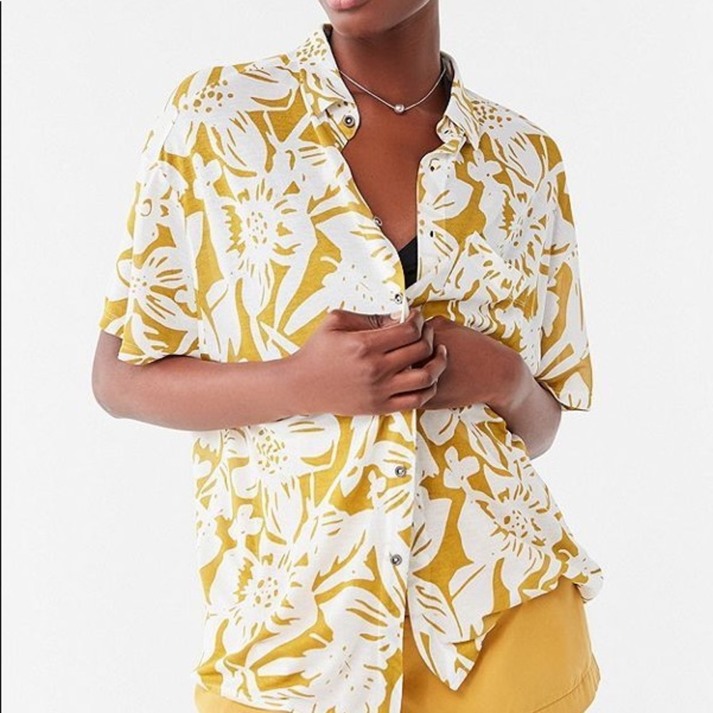 UO Noah Longline Button-Down Shirt